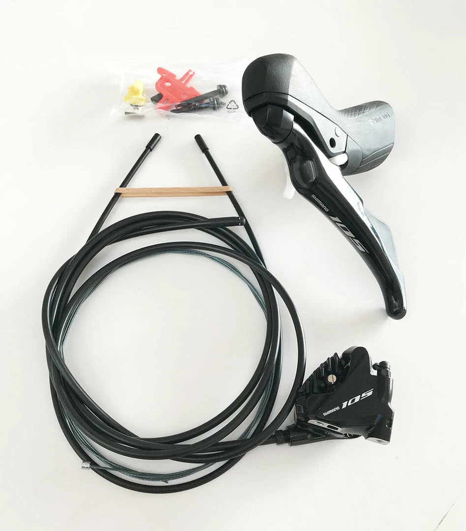 New 👏 Shimano 105 R7020 Hydraulic Brake / Gear Shifter Black ✨ 2 Shimano 105 R7020 Hydraulic Brake / Gear Shifter Black